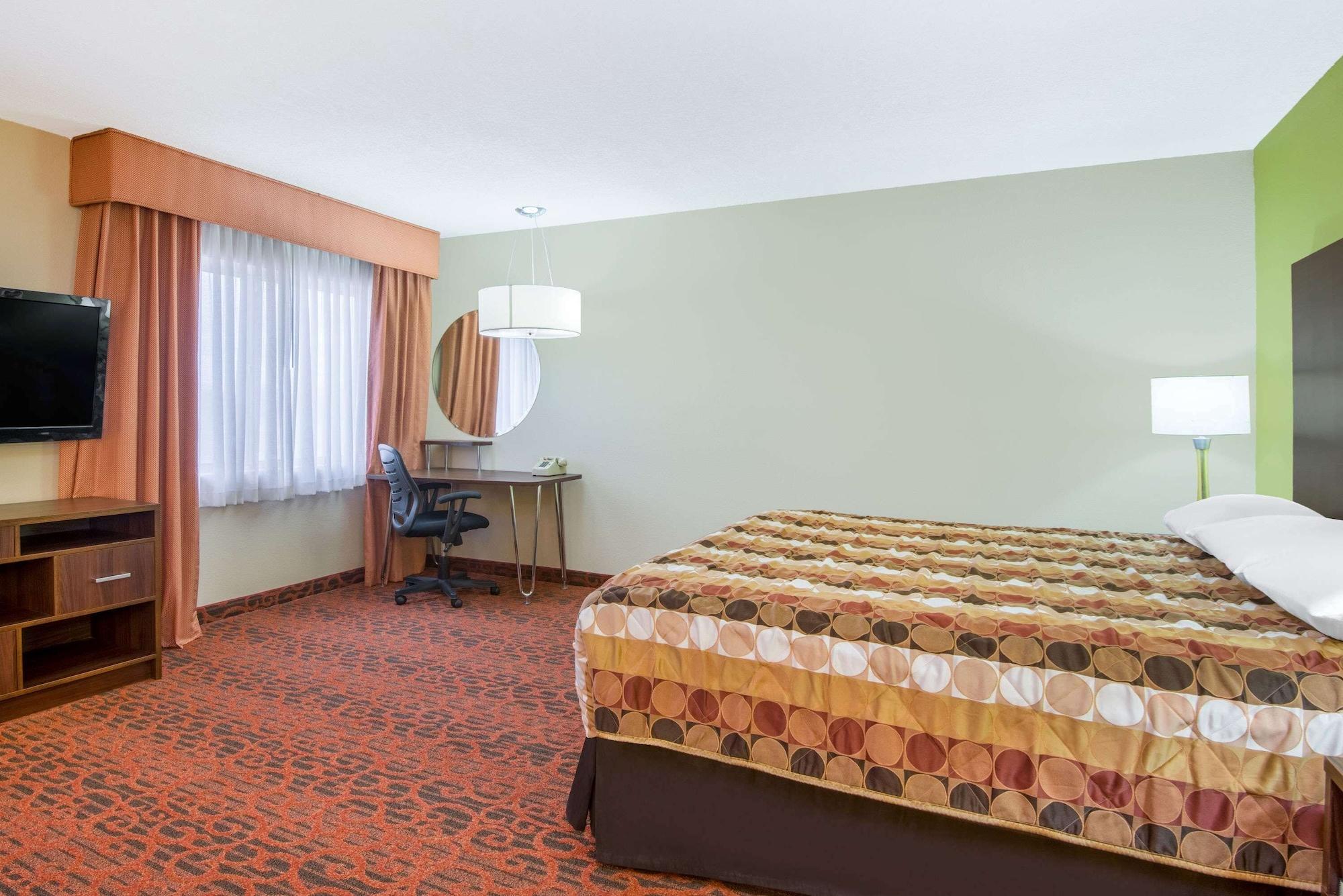 Super 8 By Wyndham Portales Motell Exteriör bild