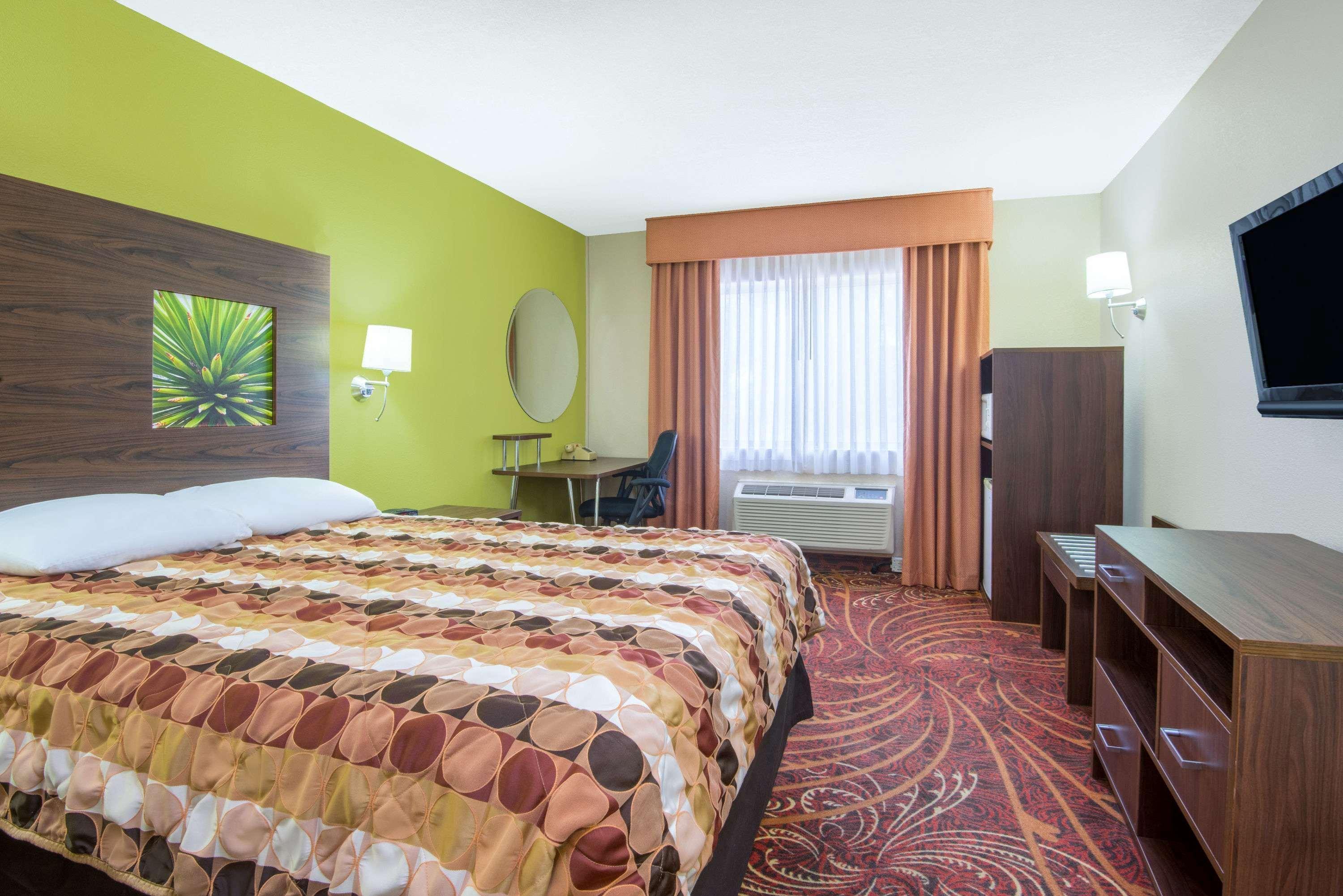 Super 8 By Wyndham Portales Motell Exteriör bild