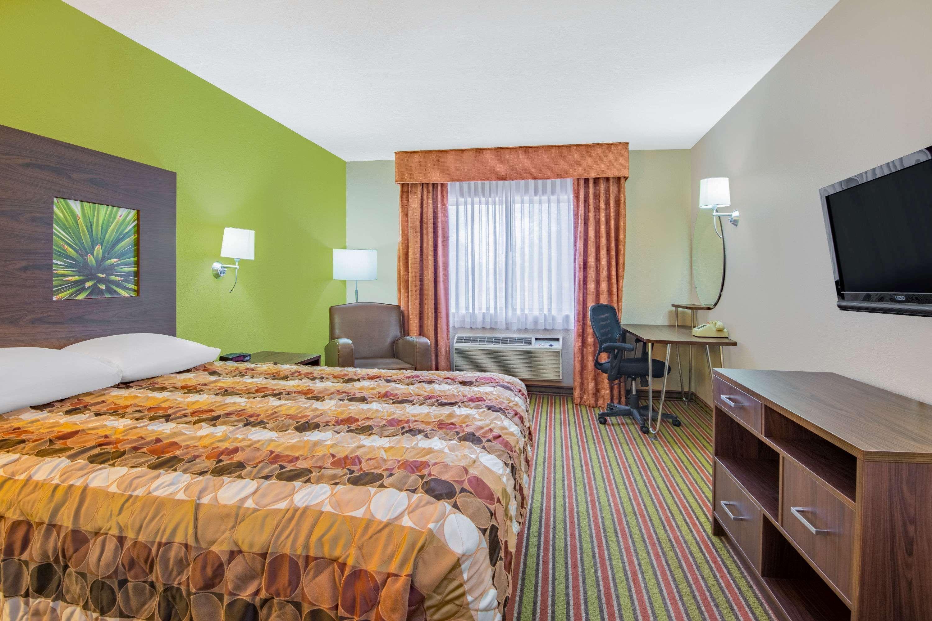 Super 8 By Wyndham Portales Motell Exteriör bild