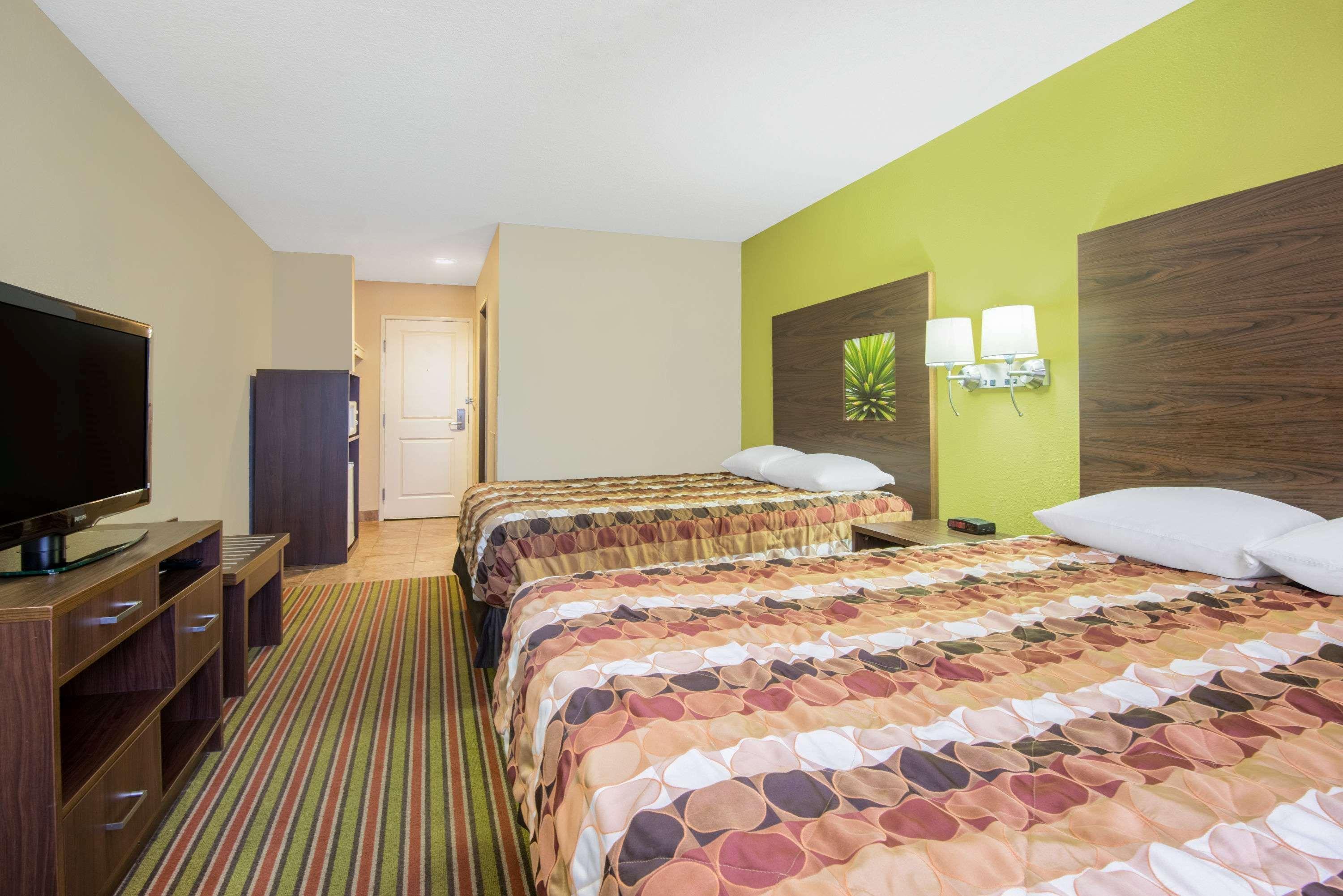 Super 8 By Wyndham Portales Motell Exteriör bild